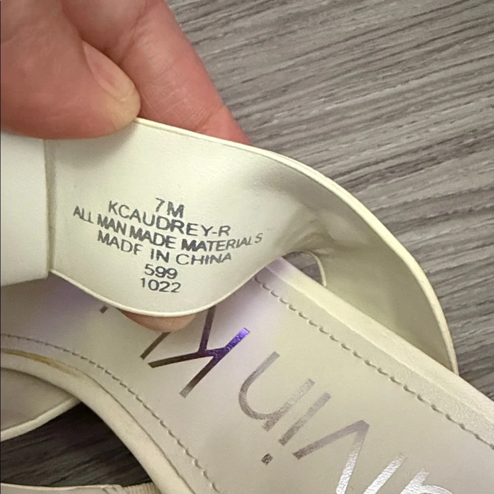 Calvin Klein Audrey White Slip On Block Heel Mule Sandals Size 7